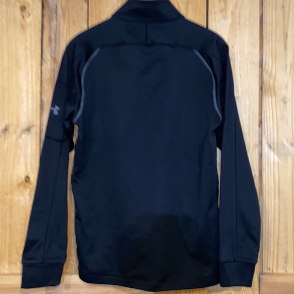 UA fitted pullover - Picture 3 of 3